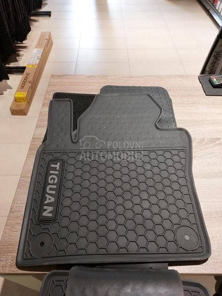 Tipske gumene patosnice