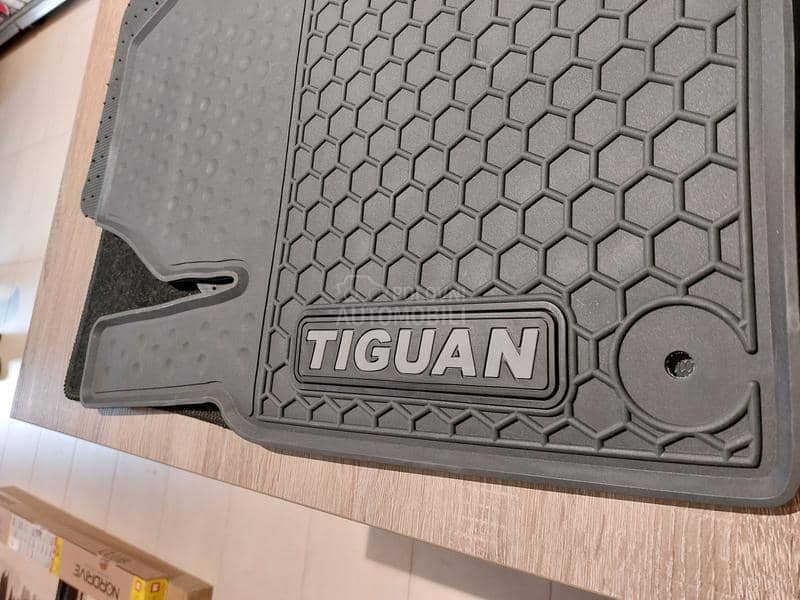 Tipske gumene patosnice