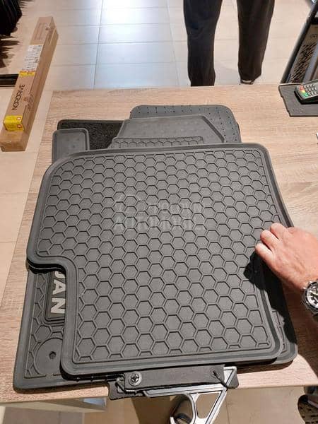 Tipske gumene patosnice