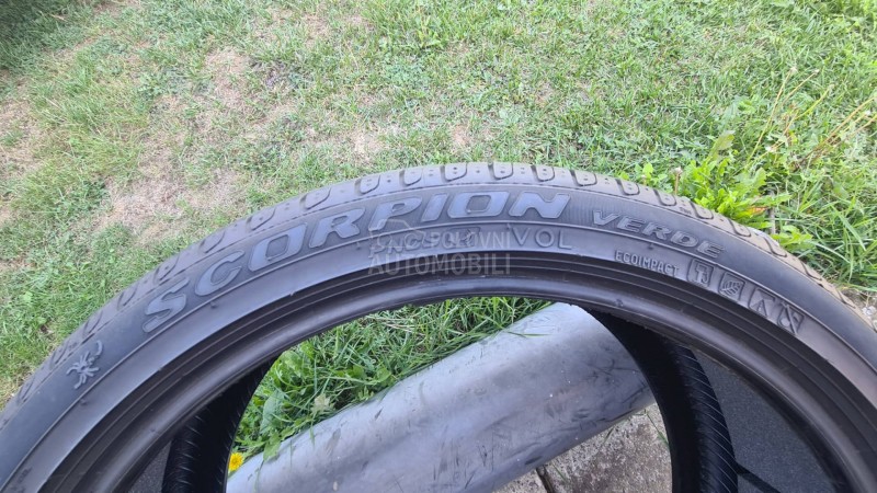 Pirelli 275/35 R22 Letnja