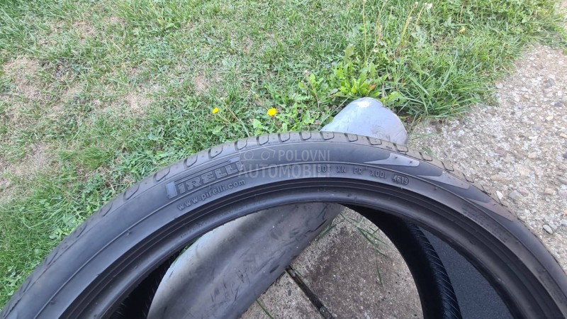 Pirelli 275/35 R22 Letnja