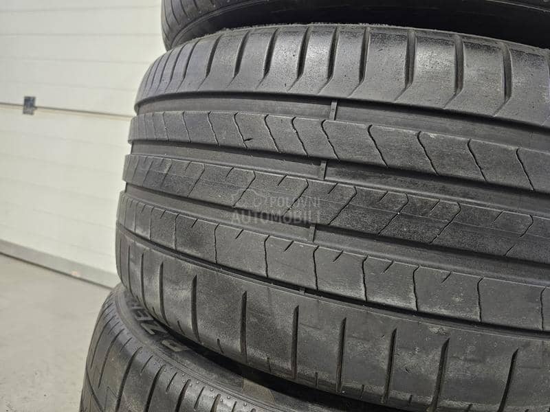 Pirelli 275/35 R21 Letnja