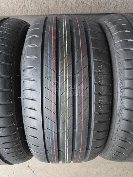 Bridgestone 245/40 R18 Letnja