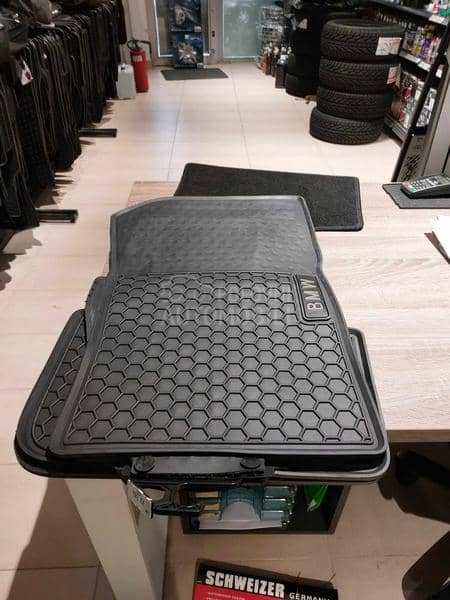 Tipske gumene patosnice