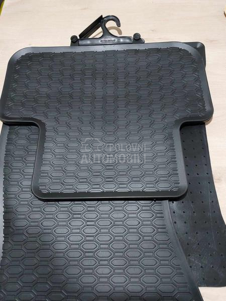 Tipske gumene patosnice