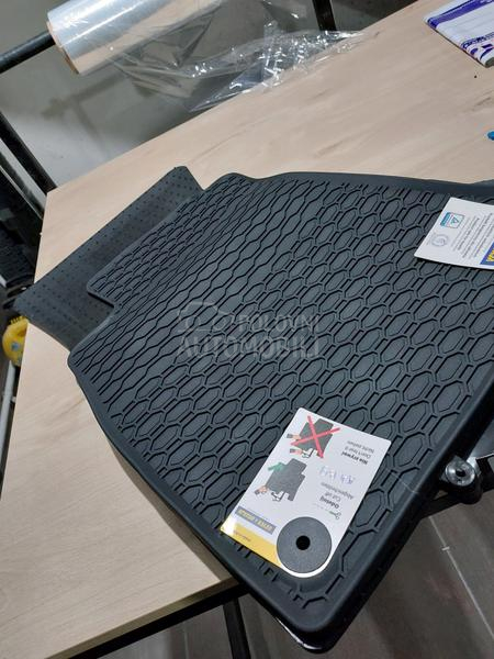 Tipske gumene patosnice