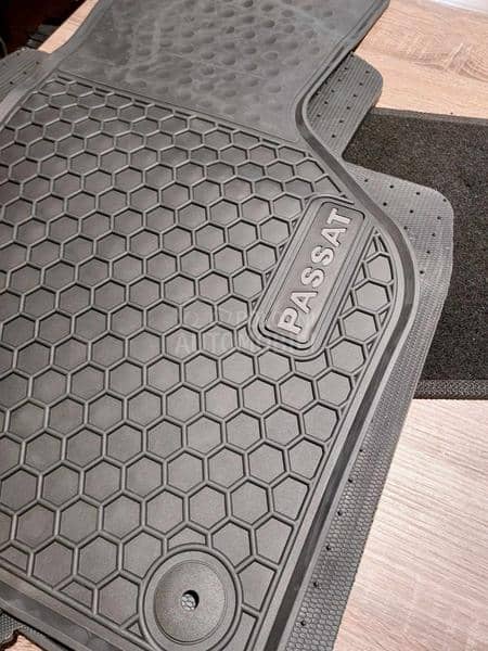 Tipske gumene patosnice