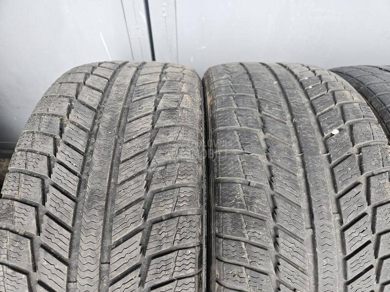 Syron 225/45 R17 Zimska