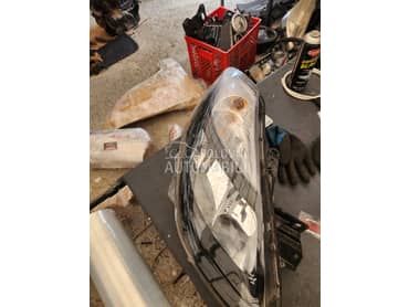 desni far restajling za Renault Clio od 2006. do 2012. god.