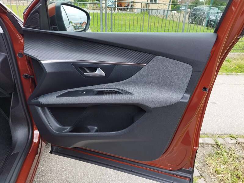 Peugeot 3008 1.5 BLUEHDI