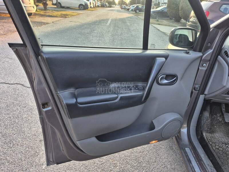 Renault Scenic 1.9 DCI