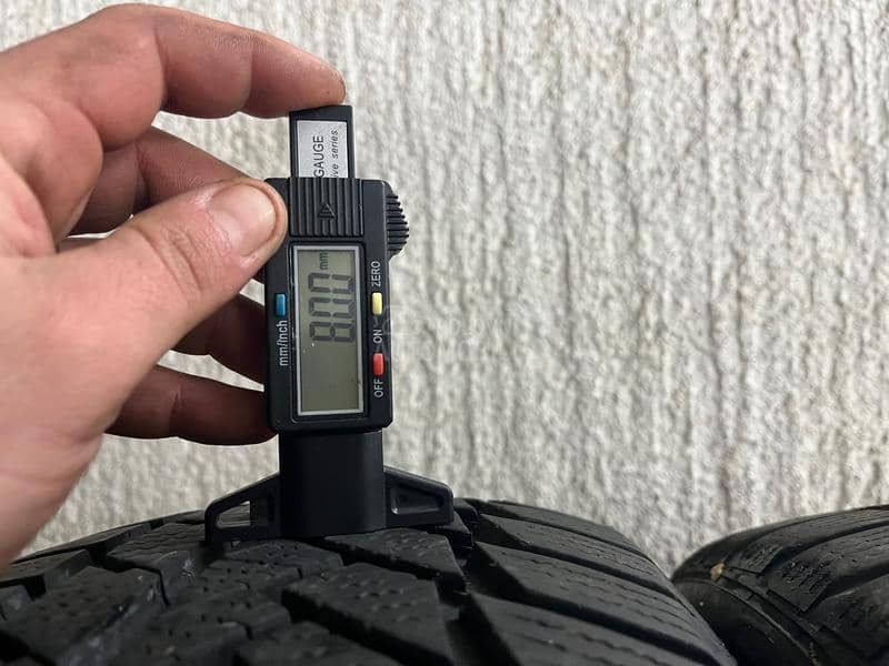 Continental 215/50 R19 Zimska