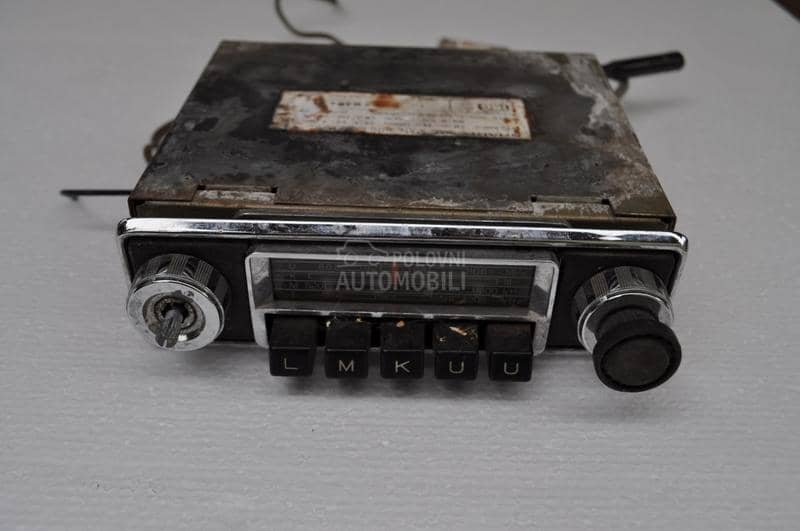 Sharp stari auto radio