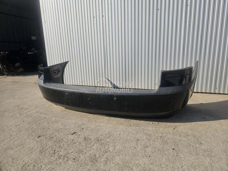 zadnji branik karavan