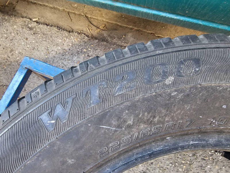 Ostalo 225/65 R17 Zimska