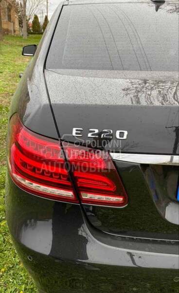 Mercedes Benz E 220 2013. god. -  kompletan auto u delovima