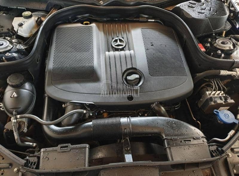 Mercedes Benz E 220 2013. god. -  kompletan auto u delovima