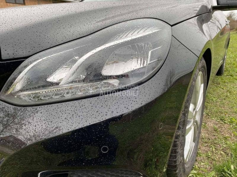 Mercedes Benz E 220 2013. god. -  kompletan auto u delovima
