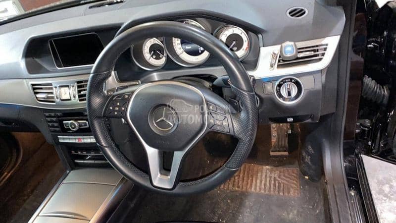 Mercedes Benz E 220 2013. god. -  kompletan auto u delovima