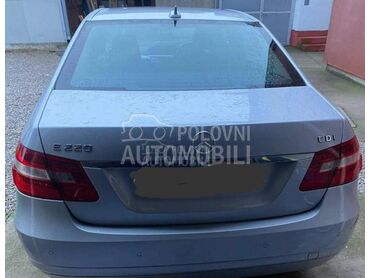 Mercedes Benz E 220 2009. god. -  kompletan auto u delovima