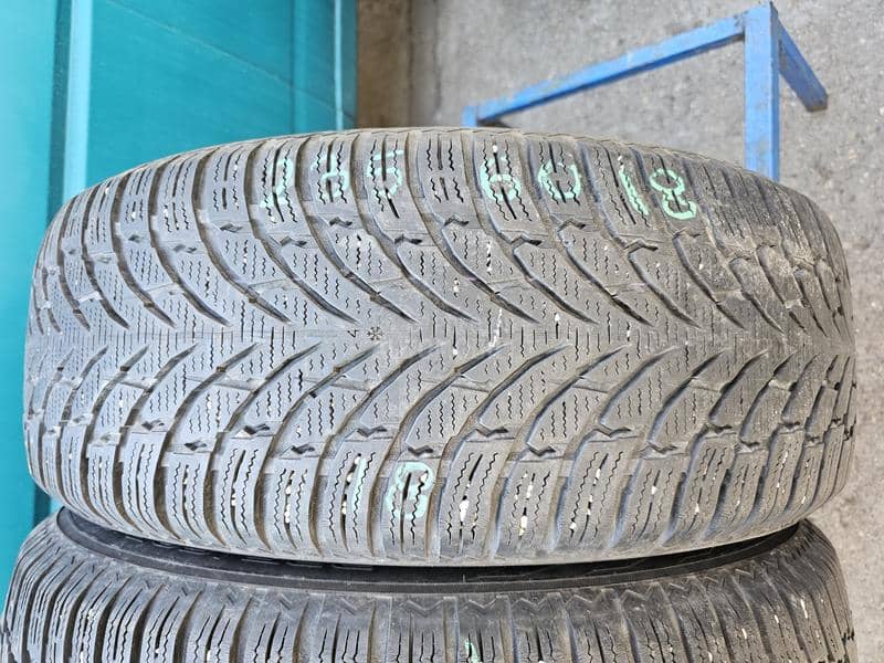 Nokian 235/60 R18 Zimska