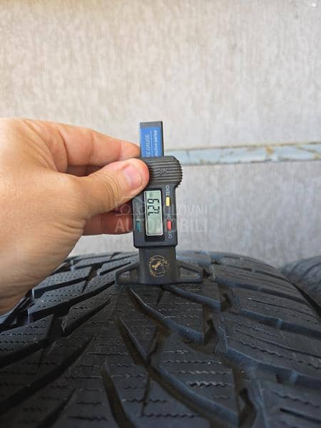 Nokian 275/40 R20 Zimska