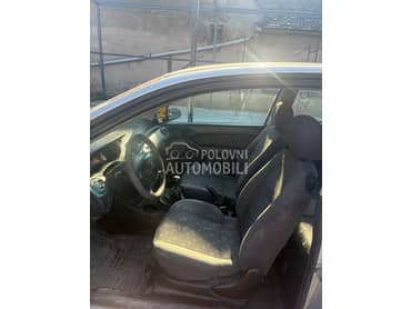 hecbek sedista 3 vrata za Ford Focus od 1998. do 2005. god.