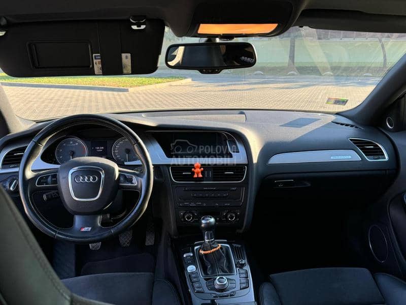 Audi S4 