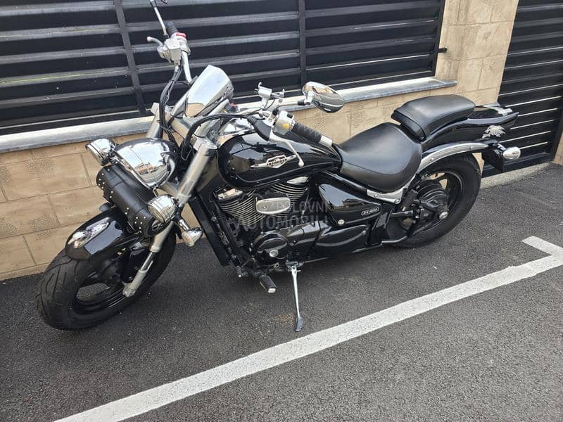 Suzuki Intruder