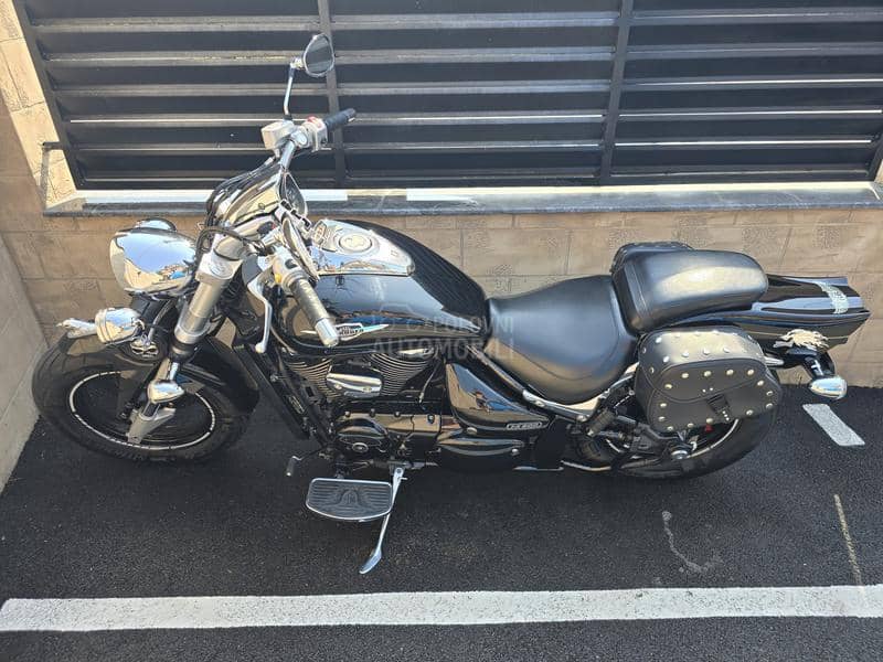 Suzuki Intruder