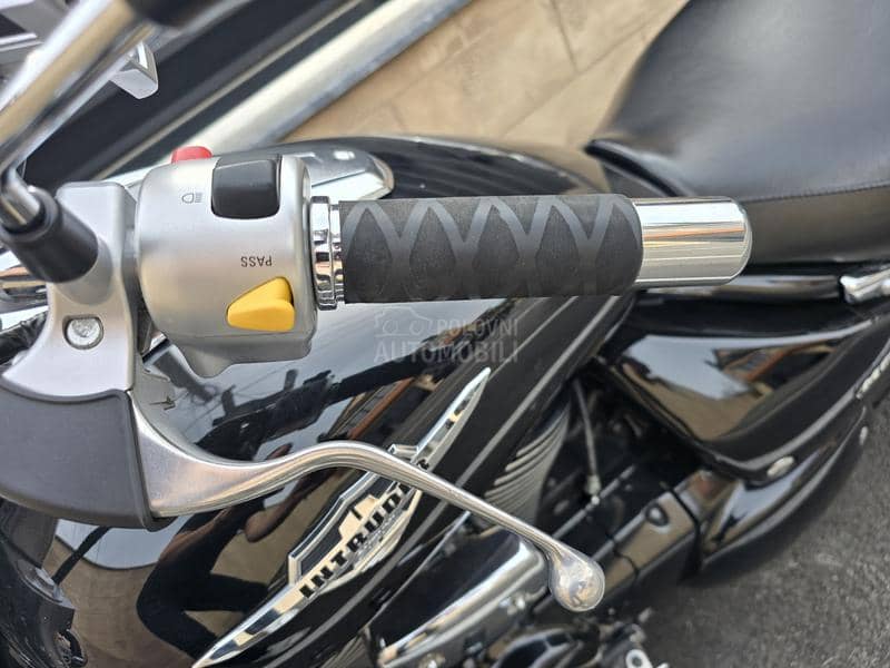 Suzuki Intruder