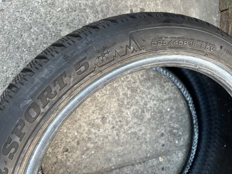 Dunlop 245/40 R18 Zimska