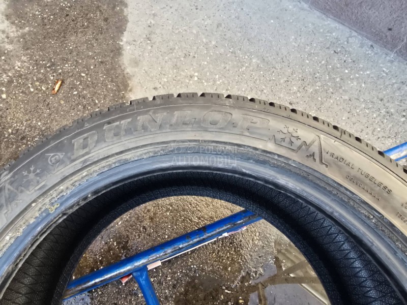Dunlop 245/45 R17 Zimska