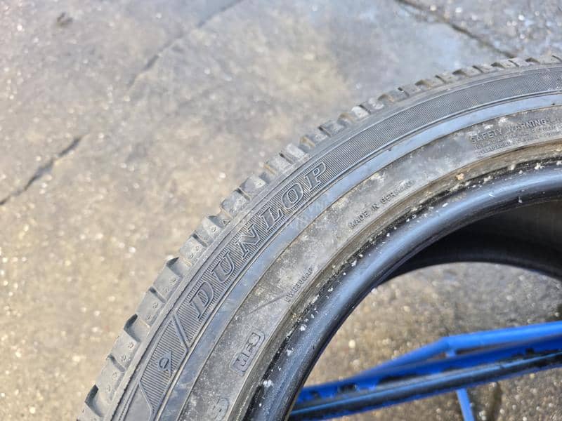 Dunlop 245/45 R17 Zimska