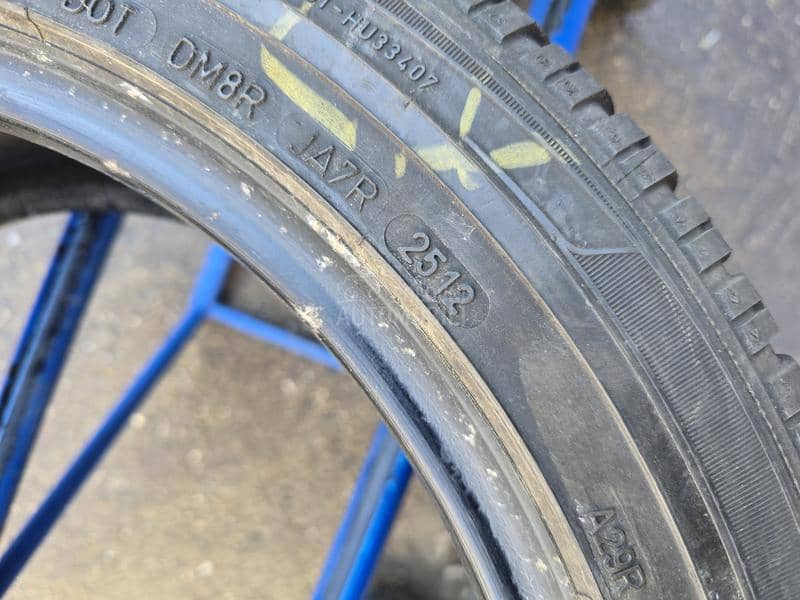 Dunlop 245/45 R17 Zimska