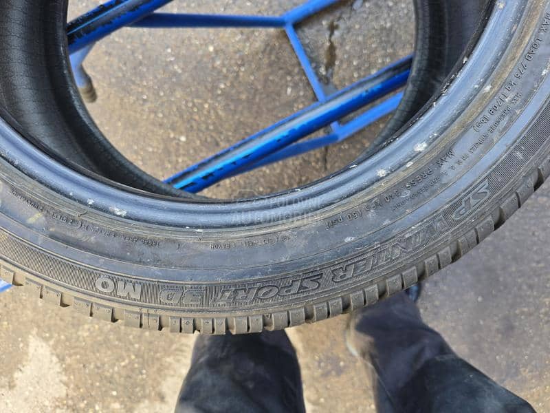 Dunlop 245/45 R17 Zimska
