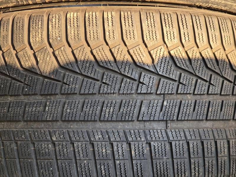 Hankook 295/35 R23 Zimska