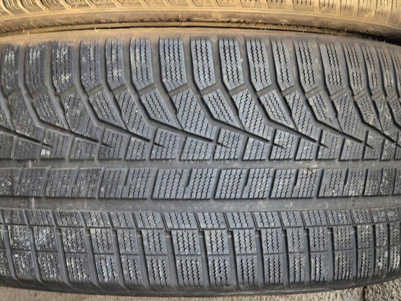 Hankook 295/35 R23 Zimska