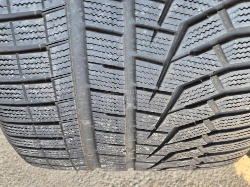 Hankook 295/35 R23 Zimska