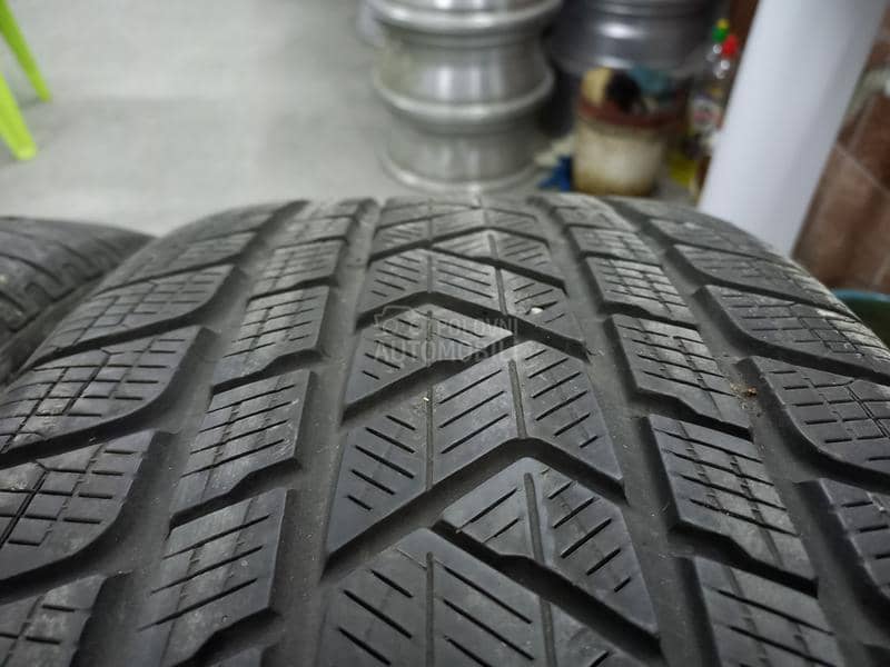 Pirelli 275/45 R21 Zimska