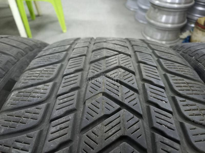 Pirelli 275/45 R21 Zimska