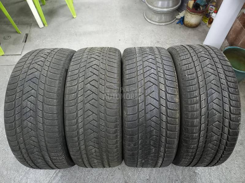 Pirelli 275/45 R21 Zimska