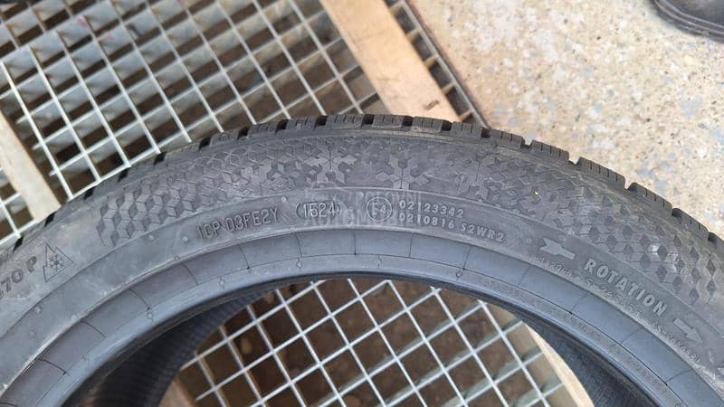 Continental 235/45 R17 Zimska