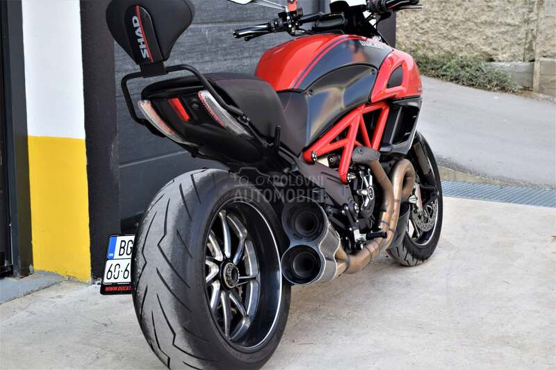 Ducati Diavel Carbon ABS
