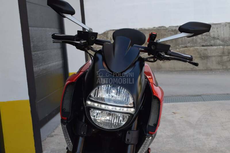 Ducati Diavel Carbon ABS