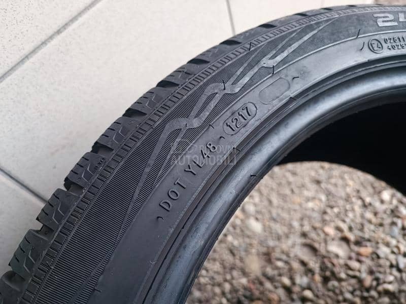 Nokian 245/40 R19 Zimska