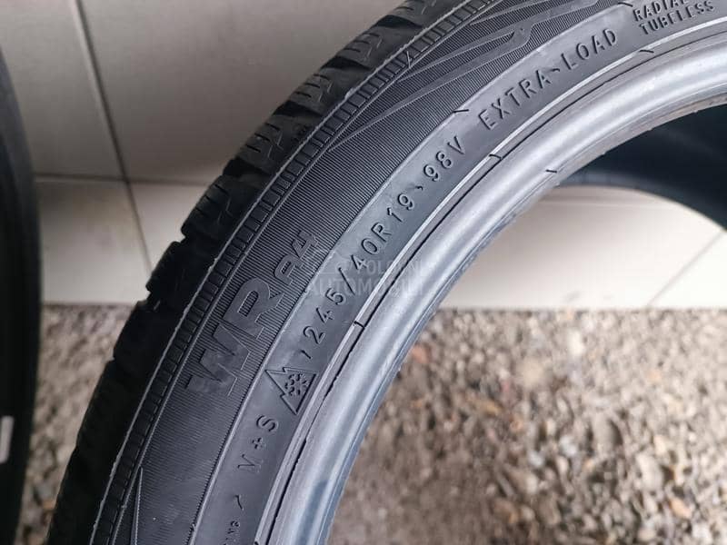 Nokian 245/40 R19 Zimska