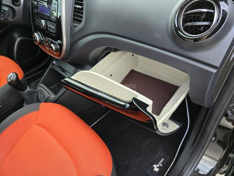 Renault Captur chocolate and orange