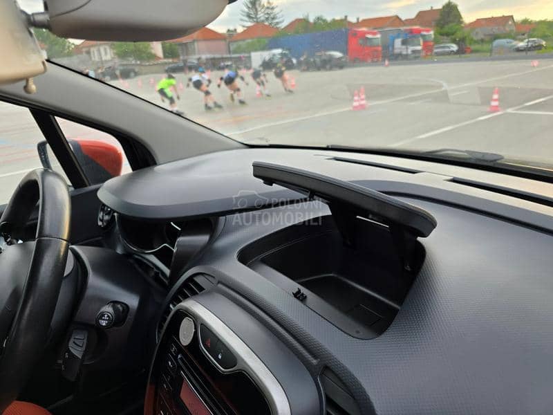Renault Captur chocolate and orange