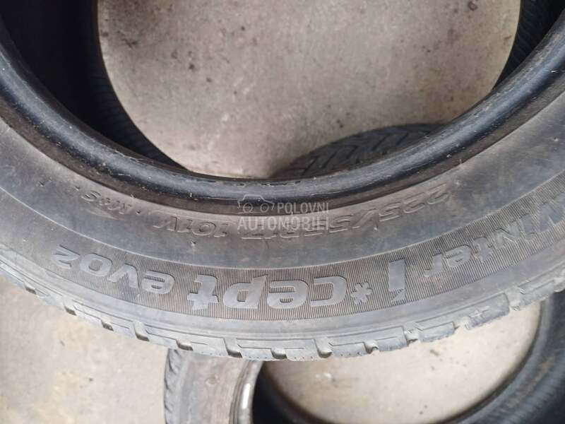 Hankook 225/55 R17 Zimska